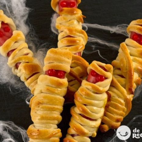 Mummies of sausage. Halloween recipe