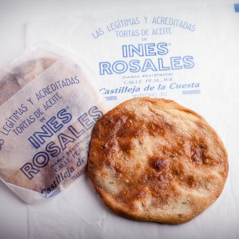Inés Rosales anise cakes, the usual flavor
