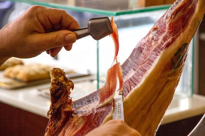 Qué es el jamón curado y cómo se curan los jamones